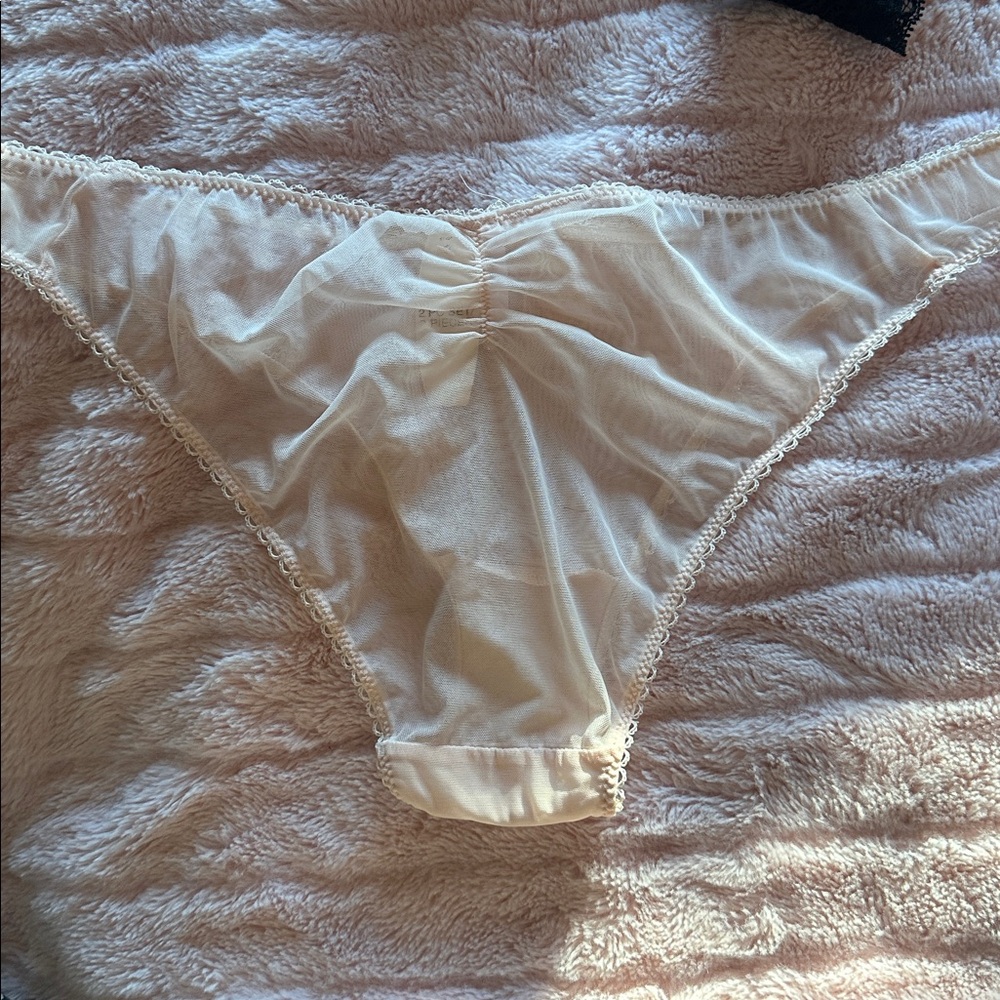 Victoria’s Secret L panty bundle NWT - Picture 11 of 13